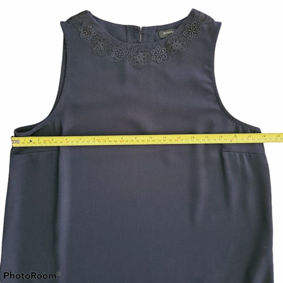 - Banana Republic Embroidered Neckline Tank Top - Picture 8 of 9